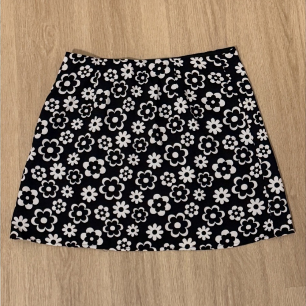 Aeropostale Black and White Floral Mini Skirt